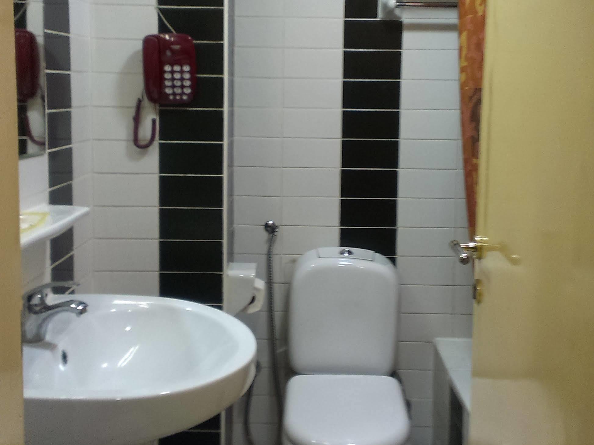 Everest International Hotel Dubai Ngoại thất bức ảnh